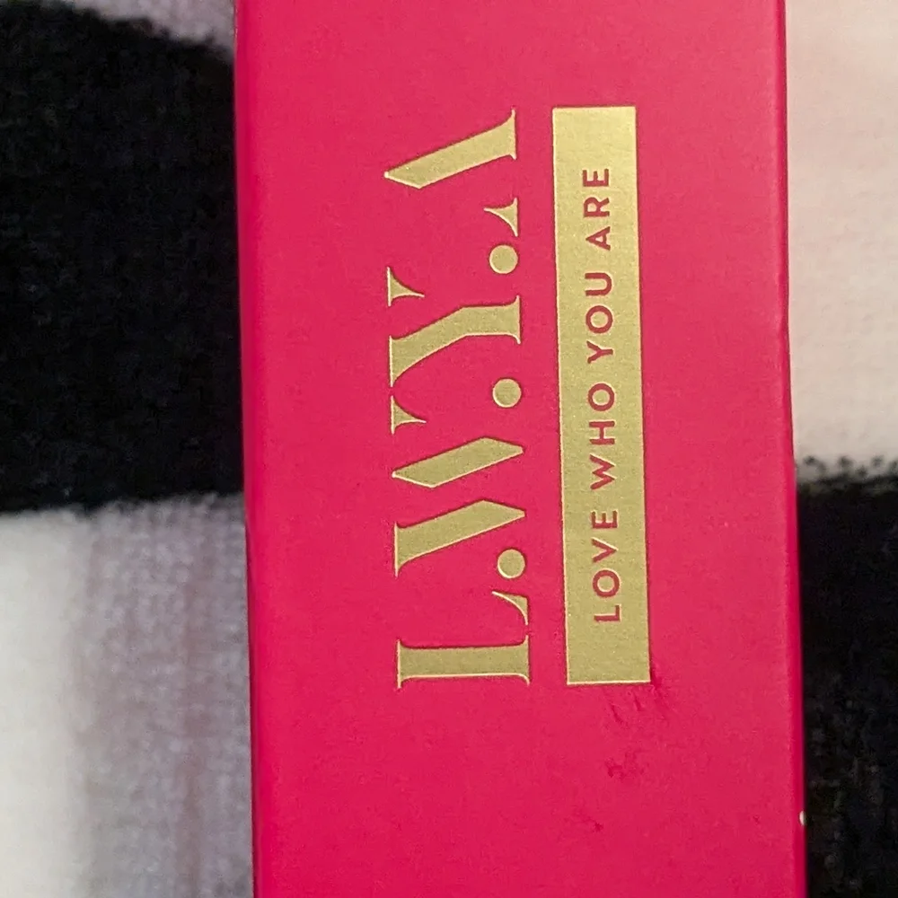 Peach Sorbet LWYA Blush BAE Center Core Blush Stick - New In Box - Picture 8 of 13